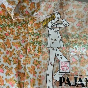 Groovy adorable 60s 70s pajama set pjs vintage sleepwear